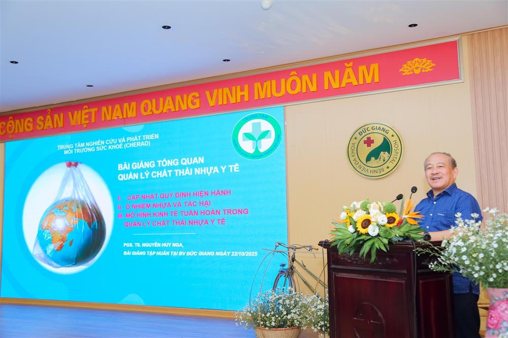 HỘI NGHỊ NÂNG CAO NĂNG LỰC KIỂM SOÁT NHIỄM KHUẨN Chủ đề: “Tăng cường quản lý rác thải y tế trong các đơn vị thuộc Sở Y tế Hà Nội”